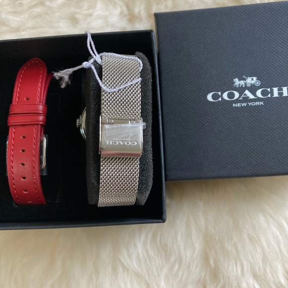 NWT coach ruby stainless steel and red leather watch set. 32 mm . - Picture 5 of 9